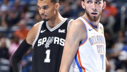 美媒评25岁以下10佳球员：文班华子前2，火箭仅1人入围，申京落选