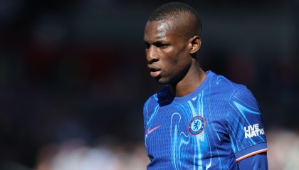 记者：尽管杰克逊感到失望，但切尔西依然坚持召回他